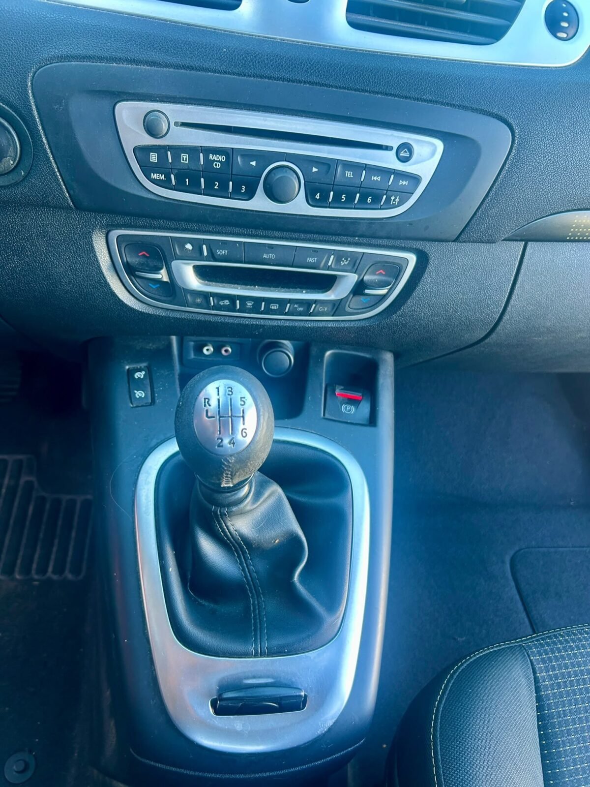 RENAULT SCENIC 1.9 dCi Dynamique