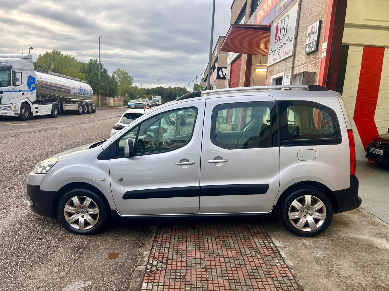 PEUGEOT PARTNER TEPEE OUTDOOR 1.6 HDI
