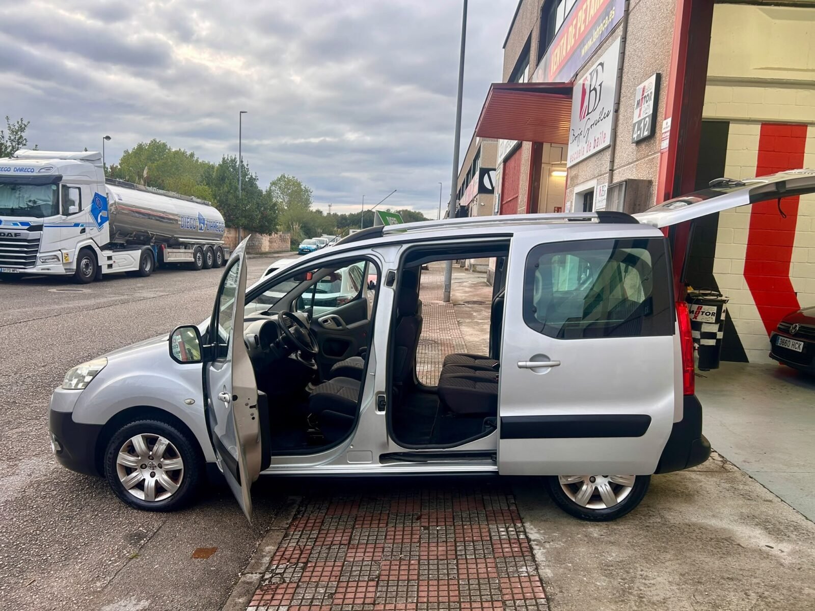 PEUGEOT PARTNER TEPEE OUTDOOR 1.6 HDI